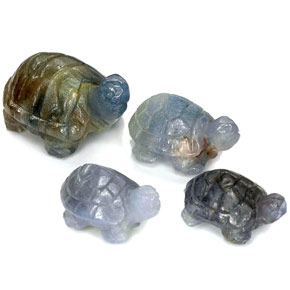 カラットの天然マルチカラーサファイア（22.1×15.4 mm・ファンシーシェイプ）