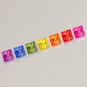 カラットの天然マルチカラーサファイア（2.7×2.7 mm・四角）