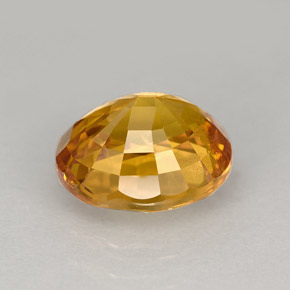 2.49カラットの天然ゴールデンイエローサファイア（8.3×7.1 mm・オーバルカット）