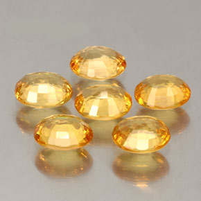 カラットの天然イエローオレンジサファイア（5×4.1 mm・オーバルカット）