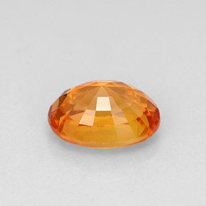 1.25カラットの天然イエローオレンジサファイア（7×5.3 mm・オーバルカット）