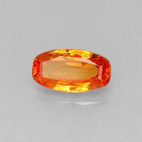 0.90カラットの天然ゴールデンオレンジサファイア（7.4×4.1 mm・クッションカット）