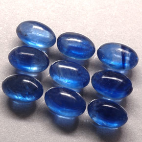 カラットの天然ブルーサファイア（5×3.3 mm・透明）