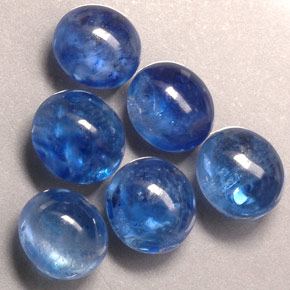 カラットの天然ブルーサファイア（6.7×5.9 mm・透明）