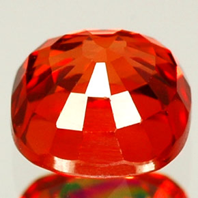 1.25カラットの天然マンダリンオレンジサファイア（5.6×5.6 mm・クッションカット）