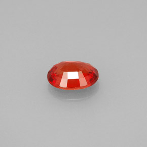 0.99カラットの天然レッドオレンジサファイア（6.8×5.3 mm・オーバルカット）