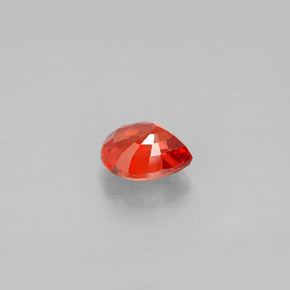 1.06カラットの天然レッドオレンジサファイア（6.5×5.6 mm・洋梨の形）