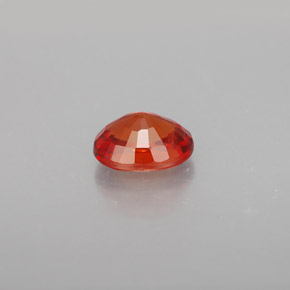 1.00カラットの天然マンダリンオレンジサファイア（6.4×4.9 mm・オーバルカット）