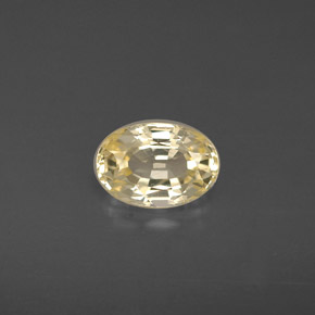 0.71カラットの天然イエローサファイア（6.1×4.2 mm・オーバルカット）