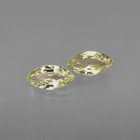 カラットの天然ゴールデンイエローサファイア（8.1×4.1 mm・マーキス）