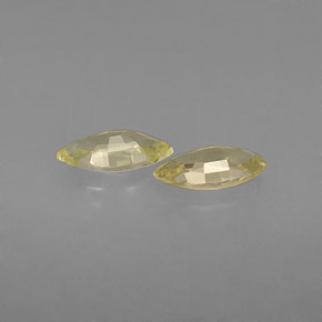 カラットの天然ゴールデンイエローサファイア（8.1×4.1 mm・マーキス）