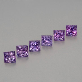 カラットの天然ピンクがかった紫サファイア（3×3 mm・四角）