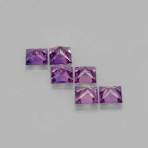 カラットの天然ピンクがかった紫サファイア（3×3 mm・四角）