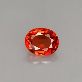 0.90カラットの天然マンダリンオレンジサファイア（6.1×5 mm・オーバルカット）