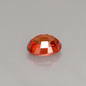 0.90カラットの天然マンダリンオレンジサファイア（6.1×5 mm・オーバルカット）