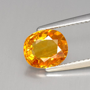 1.96カラットの天然ゴールデンイエローサファイア（8.3×7 mm・オーバルカット）