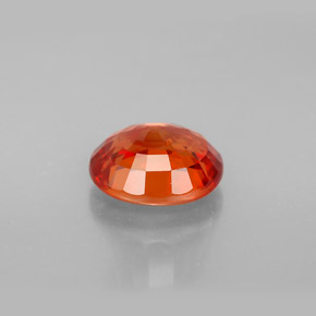 2.50カラットの天然レッドオレンジサファイア（8.6×7.4 mm・オーバルカット）