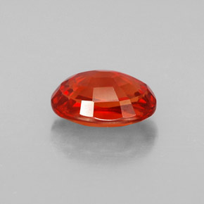 2.07カラットの天然レッドオレンジサファイア（8.4×6 mm・オーバルカット）