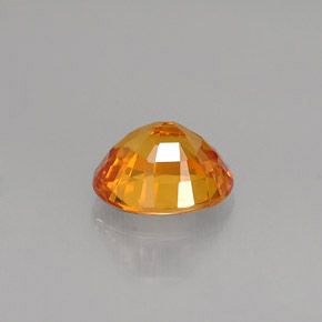 1.67カラットの天然ゴールデンイエローサファイア（7.5×6.2 mm・オーバルカット）