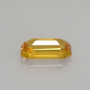 1.23カラットの天然ゴールデンイエローサファイア（8.4×4.4 mm・エメラルドカット）