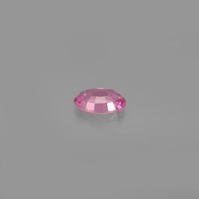 0.58カラットの天然ピンクサファイア（6×4.1 mm・オーバルカット）