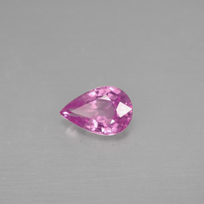 0.46カラットの天然ピンクサファイア（6×4 mm・洋梨の形）