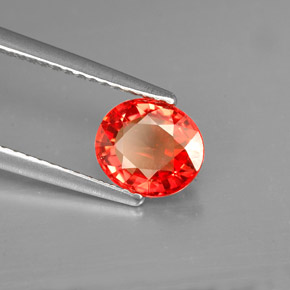 1.54カラットの天然レッドオレンジサファイア（7.3×6.3 mm・オーバルカット）