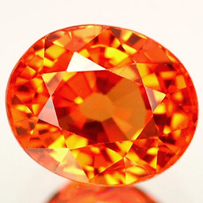 1.11カラットの天然マンダリンオレンジサファイア（6.2×5.1 mm・オーバルカット）