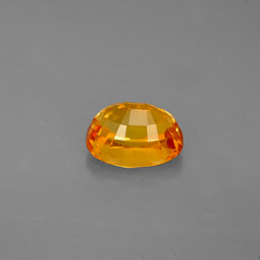 2.13カラットの天然ゴールデンイエローサファイア（7.8×6 mm・オーバルカット）