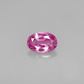 0.59カラットの天然パープルピンクサファイア（6×4.1 mm・オーバルカット）