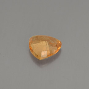 1.02カラットの天然ゴールデンイエローサファイア（6.2×6.1 mm・トリリアント）