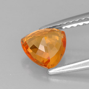 1.04カラットの天然マンダリンオレンジサファイア（6.2×6.2 mm・トリリアント）