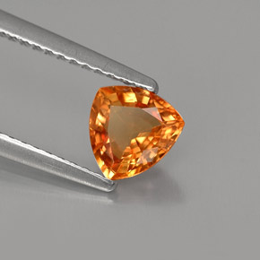 0.87カラットの天然ゴールデンオレンジサファイア（6.1×6 mm・トリリアント）