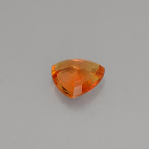 0.88カラットの天然ゴールデンオレンジサファイア（6.2×6.1 mm・トリリアント）