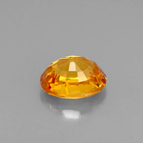 1.24カラットの天然ゴールデンイエローサファイア（6.9×5.2 mm・オーバルカット）