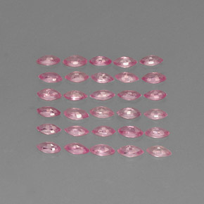 カラットの天然ピンクサファイア（4.1×2.1 mm・マーキス）