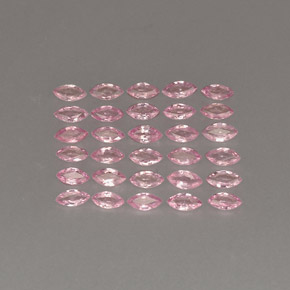 カラットの天然ピンクサファイア（3.9×2 mm・マーキス）