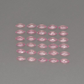 カラットの天然ピンクサファイア（3.9×2 mm・マーキス）