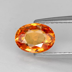1.14カラットの天然イエローオレンジサファイア（7.2×5.3 mm・オーバルカット）