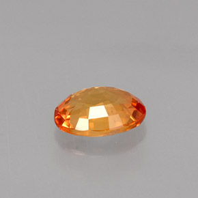 0.95カラットの天然イエローオレンジサファイア（6.9×5 mm・オーバルカット）
