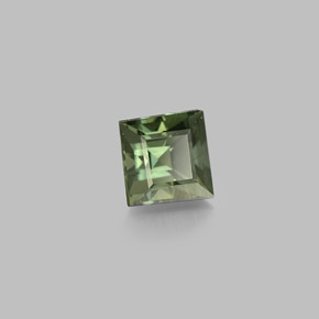 0.71カラットの天然黄色がかった緑サファイア（4.6×4.6 mm・四角）