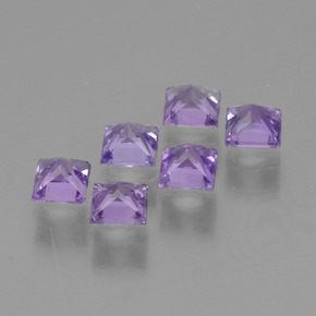 カラットの天然ブルーバイオレットサファイア（2.9×2.9 mm・四角）