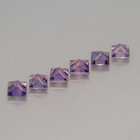 カラットの天然ブルーバイオレットサファイア（3.1×3.1 mm・四角）