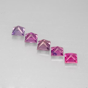 カラットの天然マルチカラーサファイア（3.1×3 mm・四角）