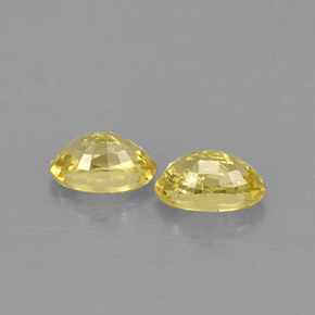 カラットの天然イエローサファイア（5×3.2 mm・オーバルカット）