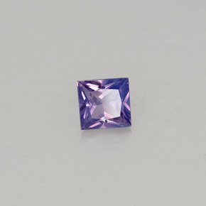 0.46カラットの天然ブルーバイオレットサファイア（4.2×4.1 mm・四角）