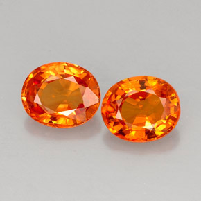 カラットの天然マンダリンオレンジサファイア（5.8×4.8 mm・オーバルカット）