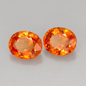 カラットの天然マンダリンオレンジサファイア（5.8×4.8 mm・オーバルカット）