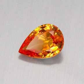 0.83カラットの天然マンダリンオレンジサファイア（7.1×5 mm・洋梨の形）