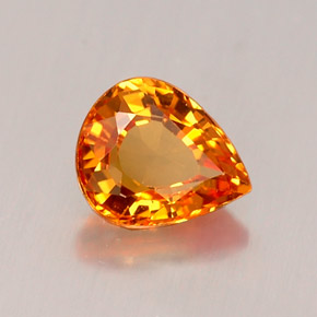 0.76カラットの天然マンダリンオレンジサファイア（6×5 mm・洋梨の形）